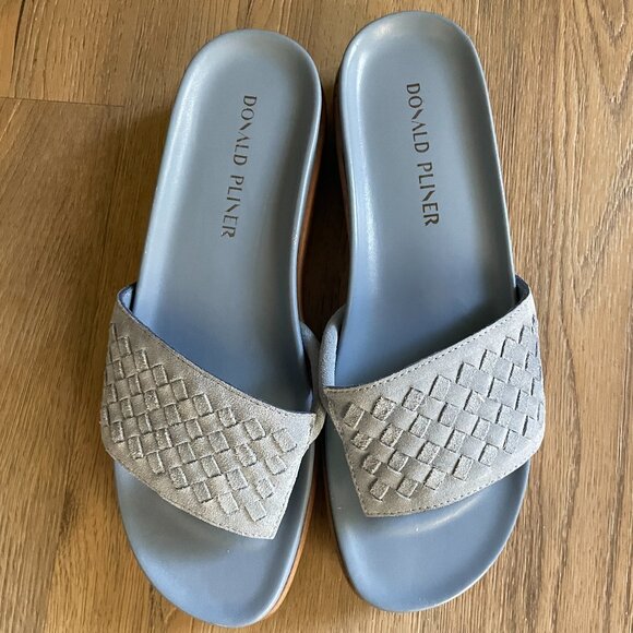 Donald Pliner Women's Fifi Slide Sandals Blue Leather Upper Resort 8.5M - Picture 1 of 9